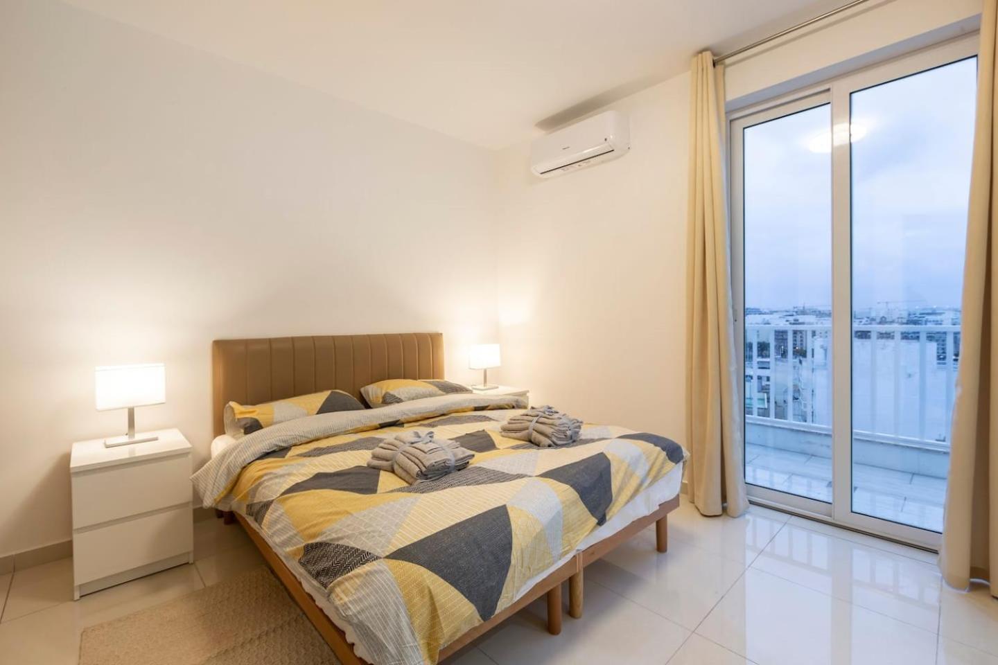 Beautiful Central Penthouse 1Br Ta Xbiex Luaran gambar