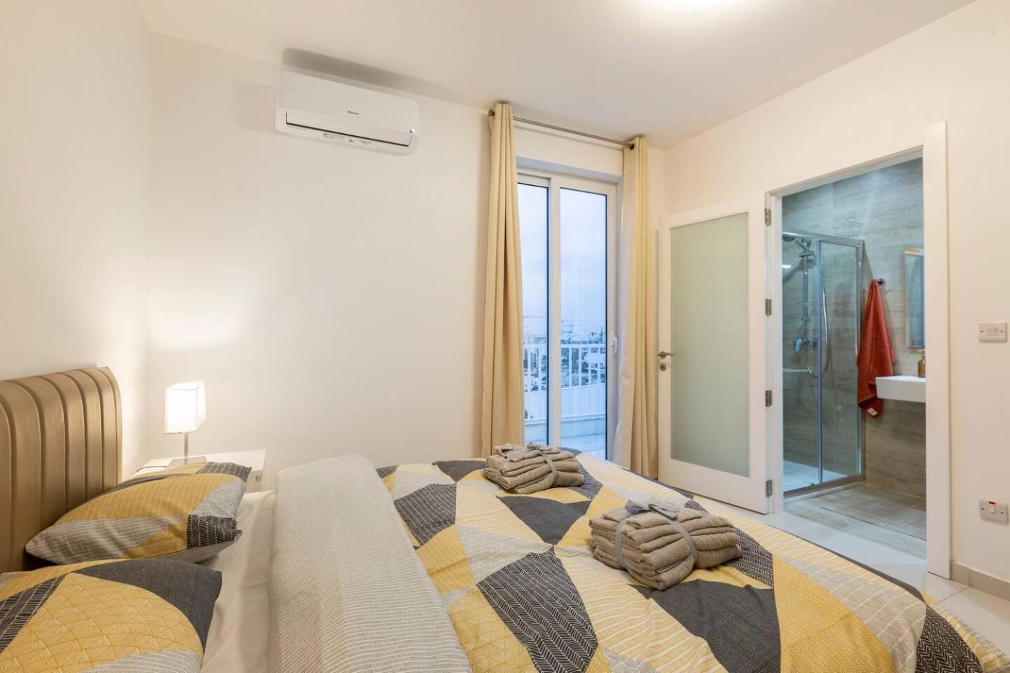 Beautiful Central Penthouse 1Br Ta Xbiex Luaran gambar