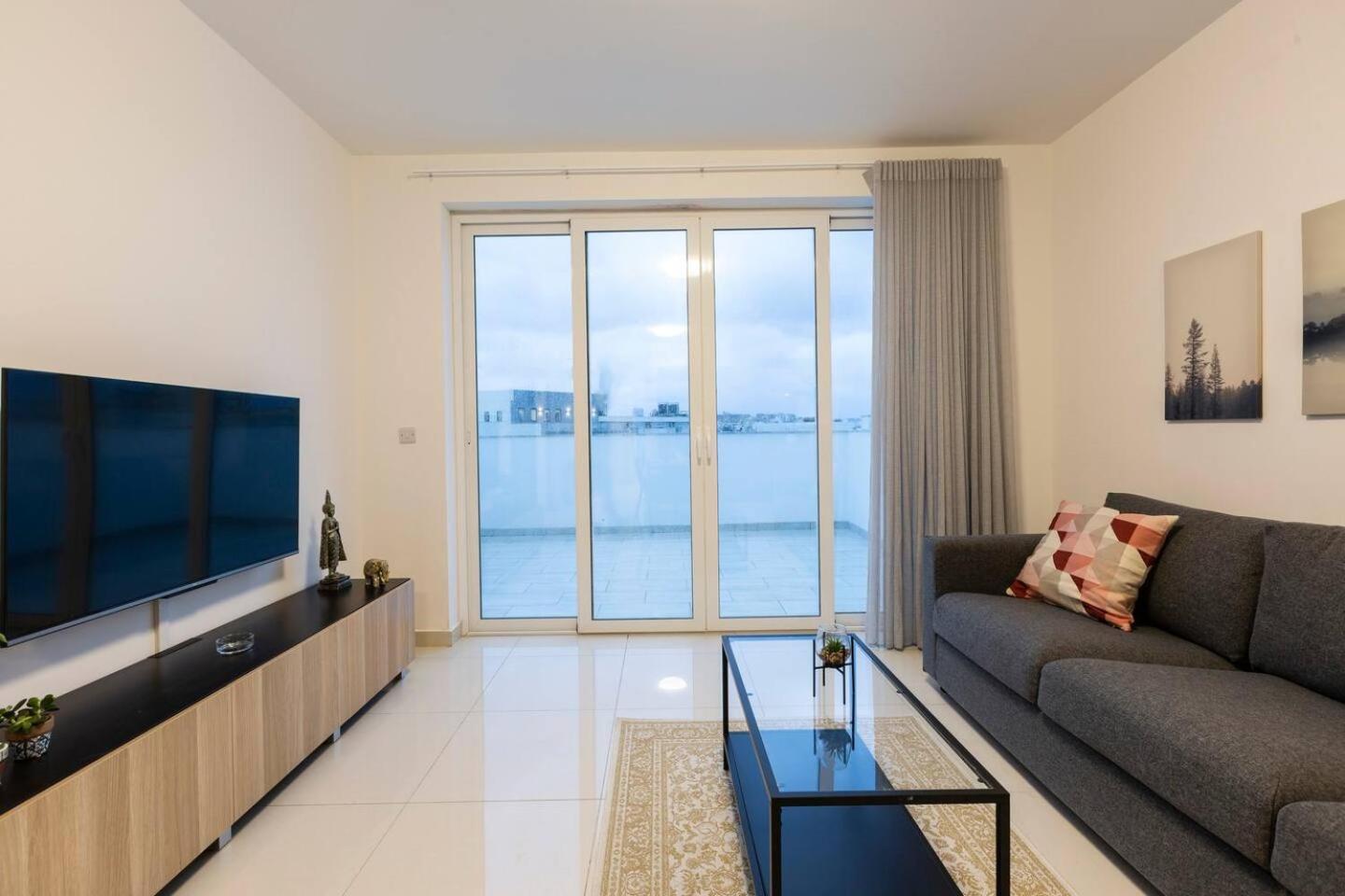 Beautiful Central Penthouse 1Br Ta Xbiex Luaran gambar