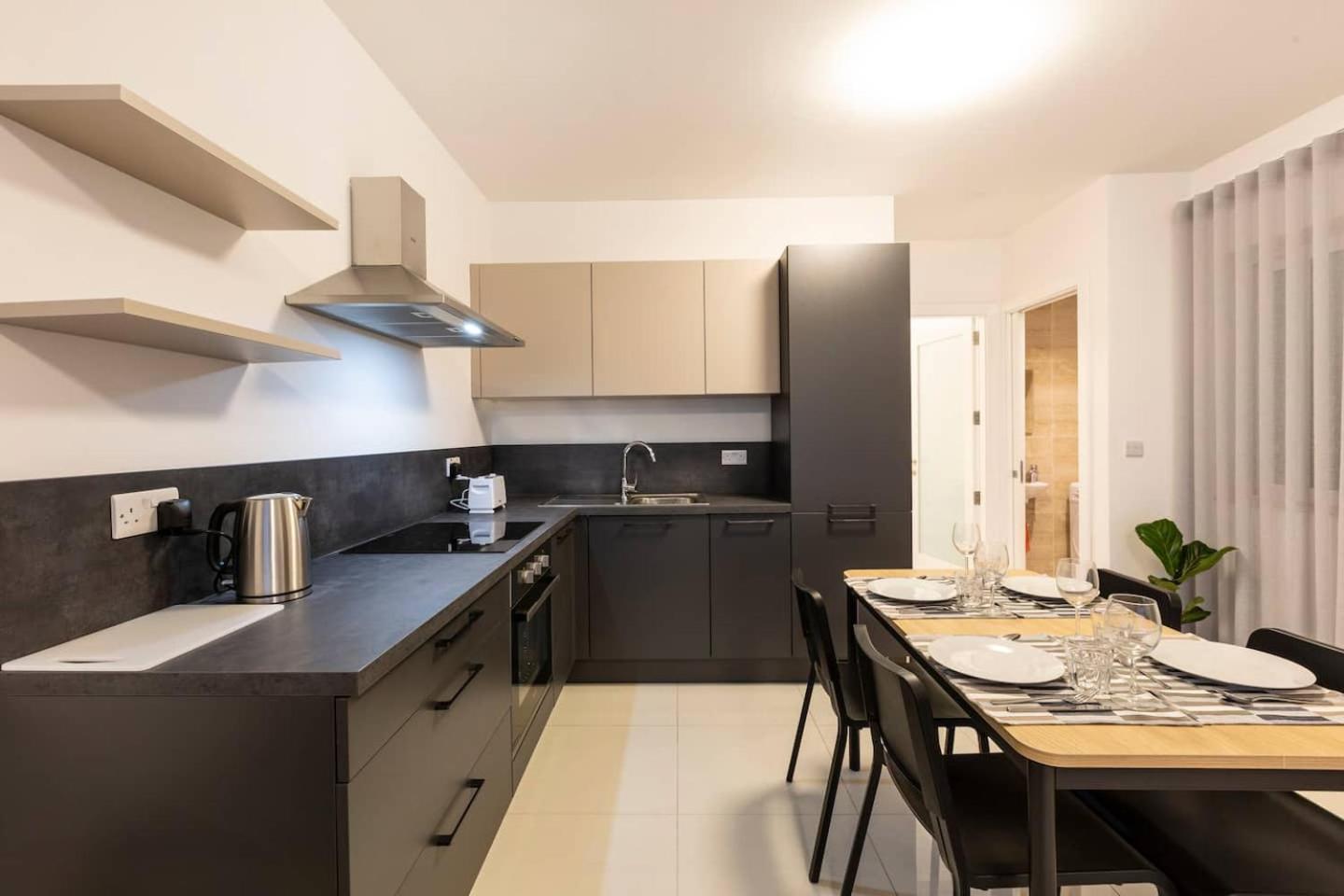 Beautiful Central Penthouse 1Br Ta Xbiex Luaran gambar